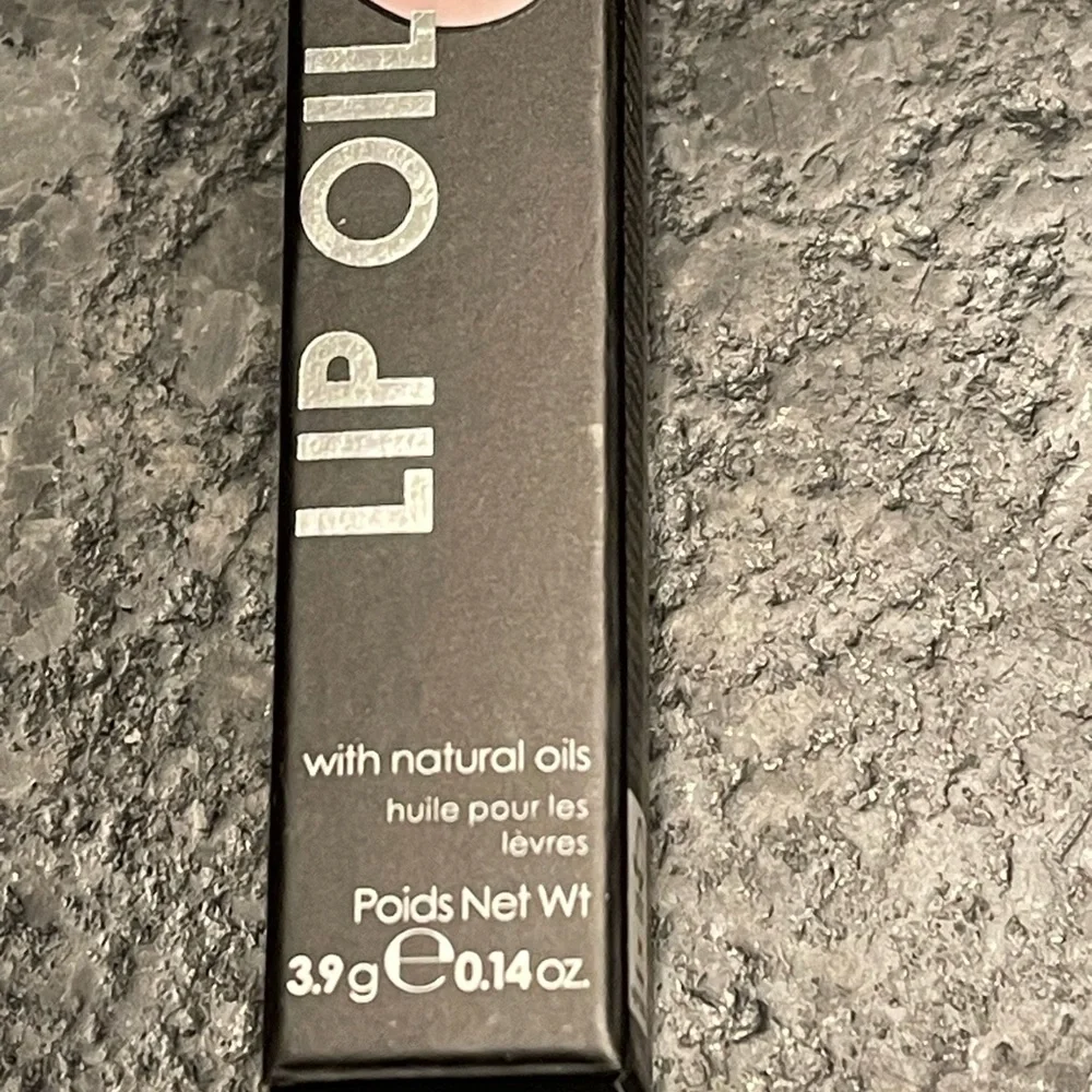 Rodial Lip Oil with natural oils